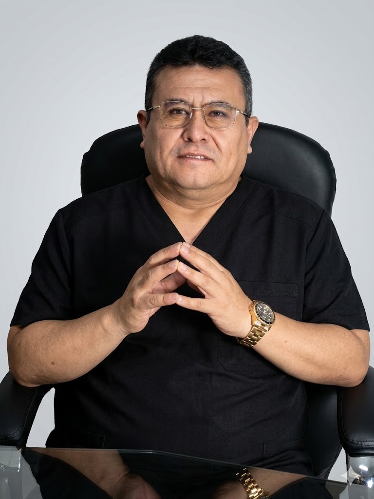 Dr. Luis Borja, Otorrinolaringólogo especialista en rinoseptoplastía en Lima